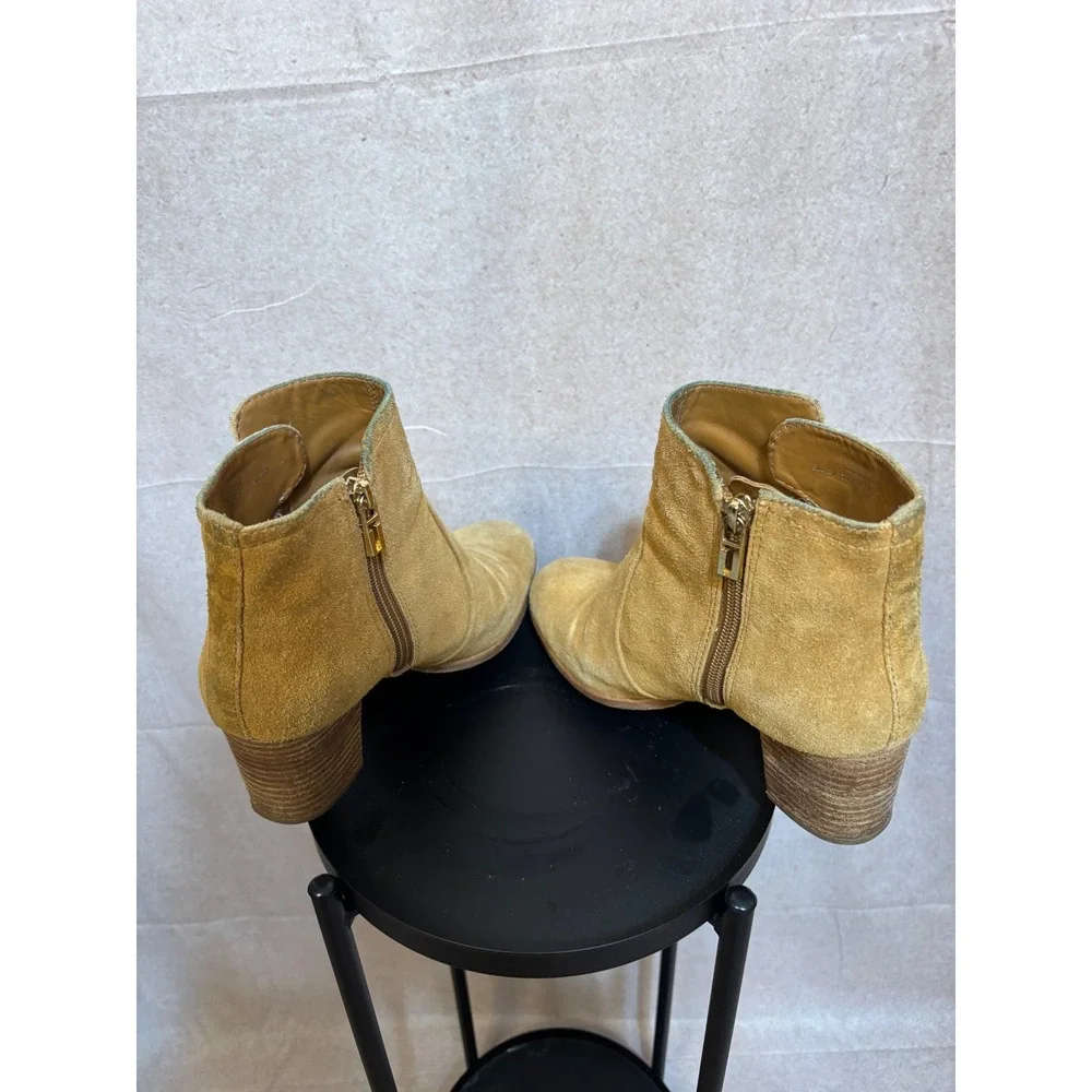 Tory Burch Tan‎ Suede Ankle Boots Block Heel Gold Logo 8.5M 22158347